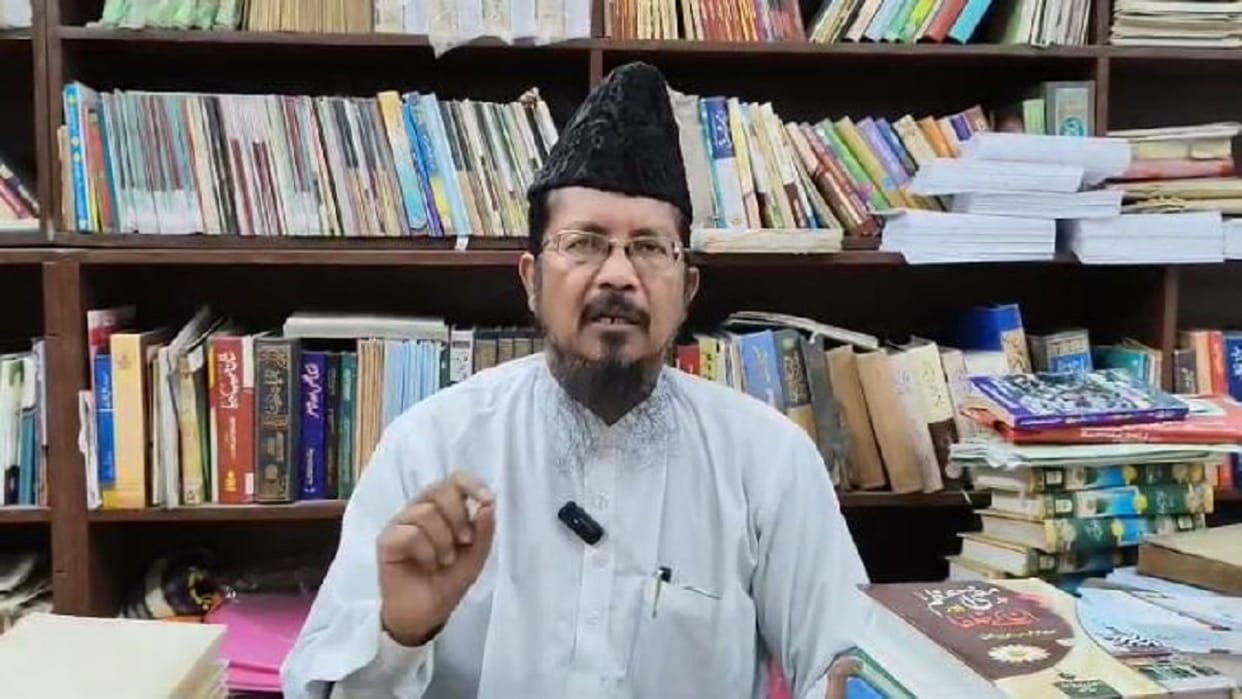 Maulana Shahabuddin Razvi Muslims should not come out on the streets for three-four hours on Holi