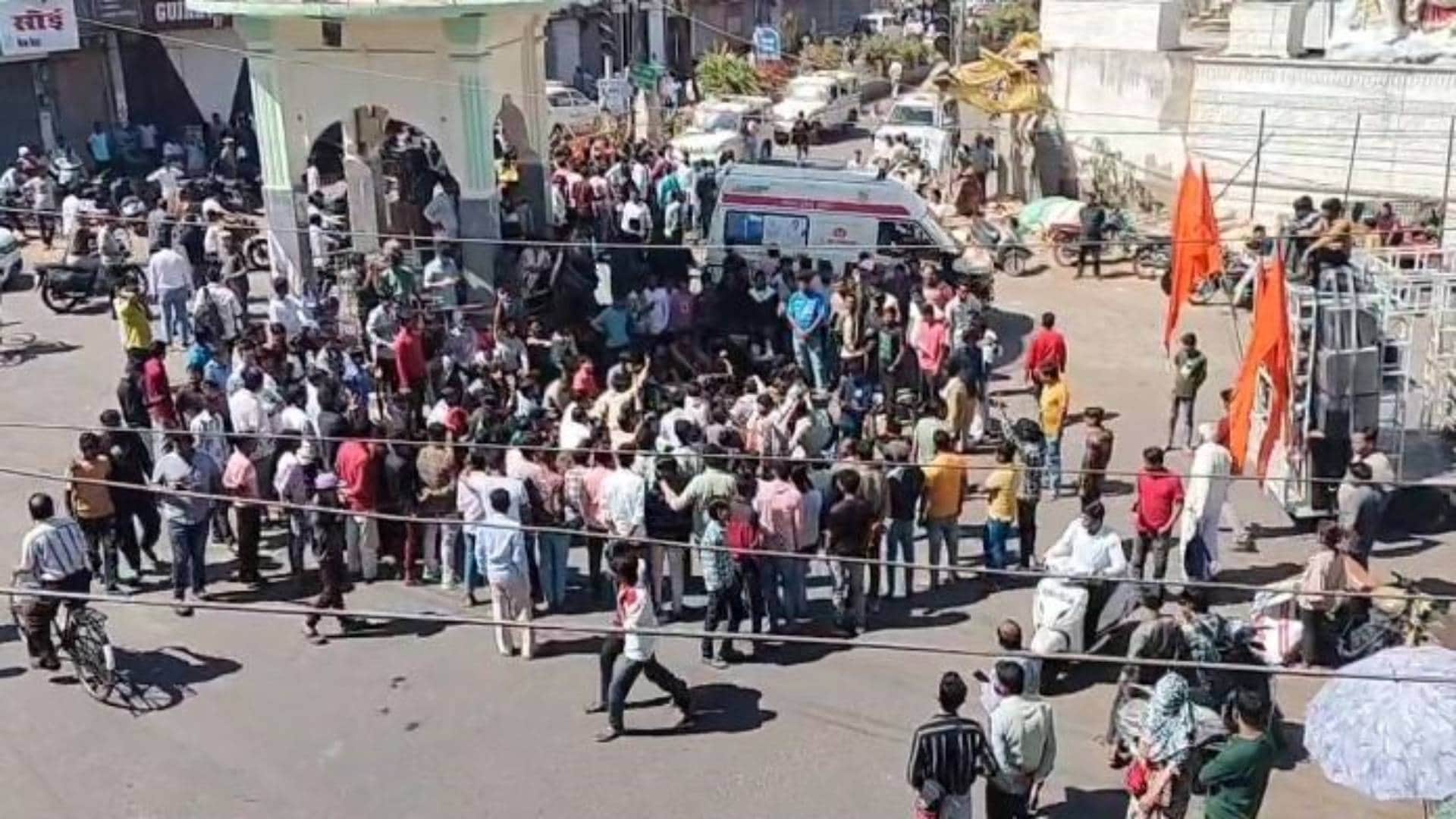 MP News Pregnant cow killed in Damoh firing on people of Hindu organization for protesting bulldozer ran