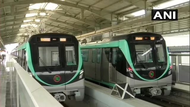 NCMC: नोएडा-दिल्ली मेट्रो सफर के लिए आज से दो कार्ड रखने की मजबूरी से मुक्ति, सभी स्टेशनों पर मिलेंगे नए कार्ड