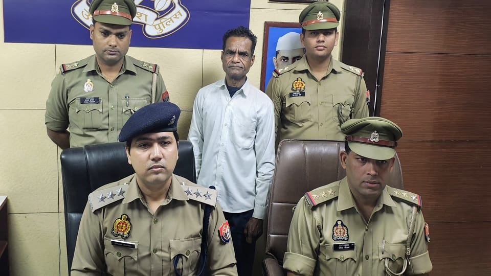 Ghaziabad Crime News landlord killed a man by hitting him with a brick