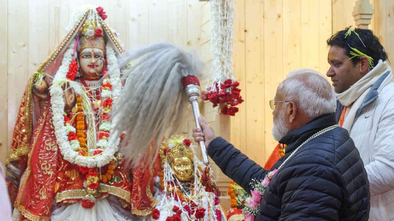 PM Modi performed Raso Tandi dance with women Uttarkashi mukhwa Uttarakhand Watch Photos