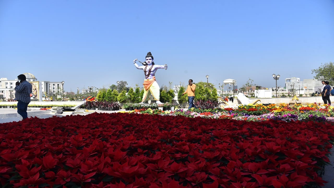 Ramayana Vatika filled with fragrance of flowers see Ram Katha in 3D pictures in Bareilly