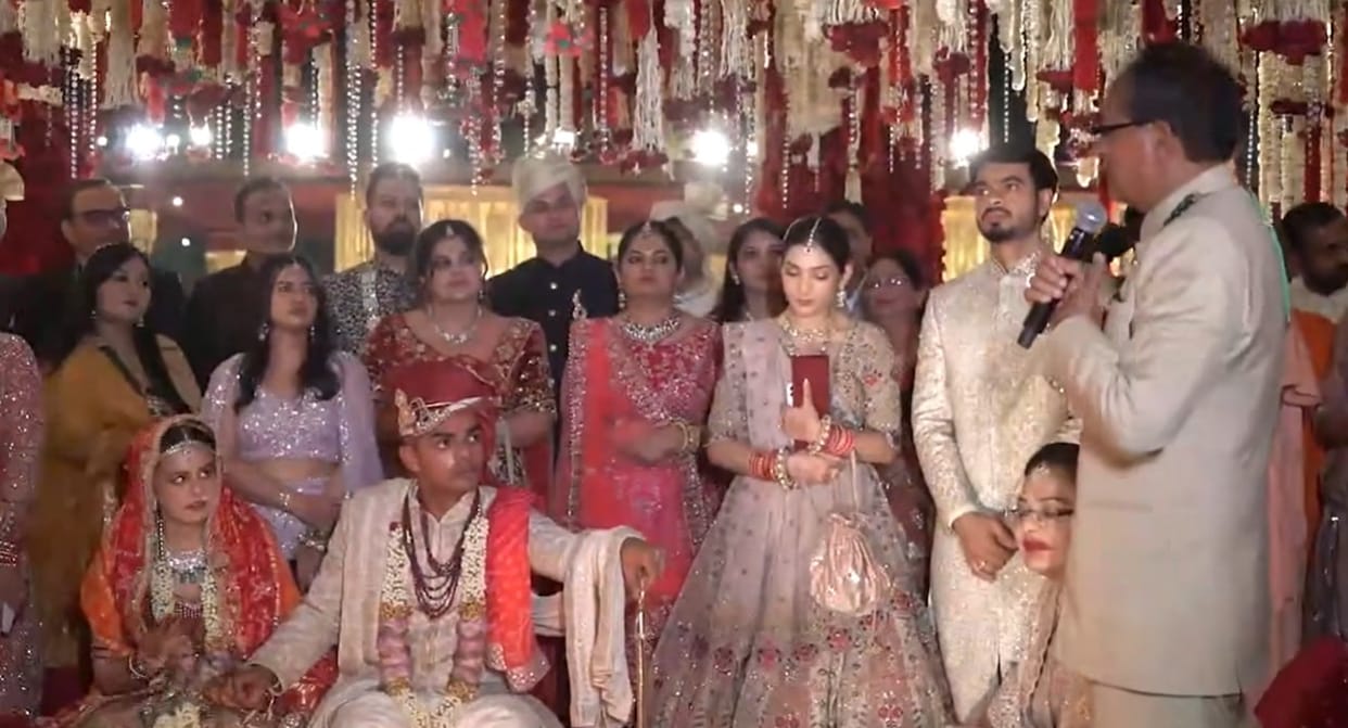 Shivraj Singh Chouhan took the eighth vow from his son and daughter-in-law