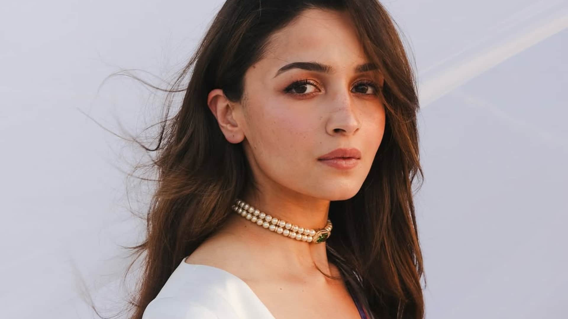 Alia Bhatt Reveals her daughter Raha Kapoor Had surprising Reaction After Watching Shah Rukh Khan On TV?