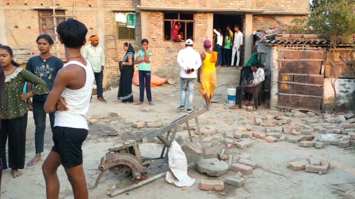 Accident News : Many died car tramples the crowd wedding house Hit and Run saran bihar police