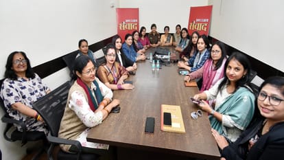 Special on Women's Day: Women should move forward holding each other's hands, then things will work out