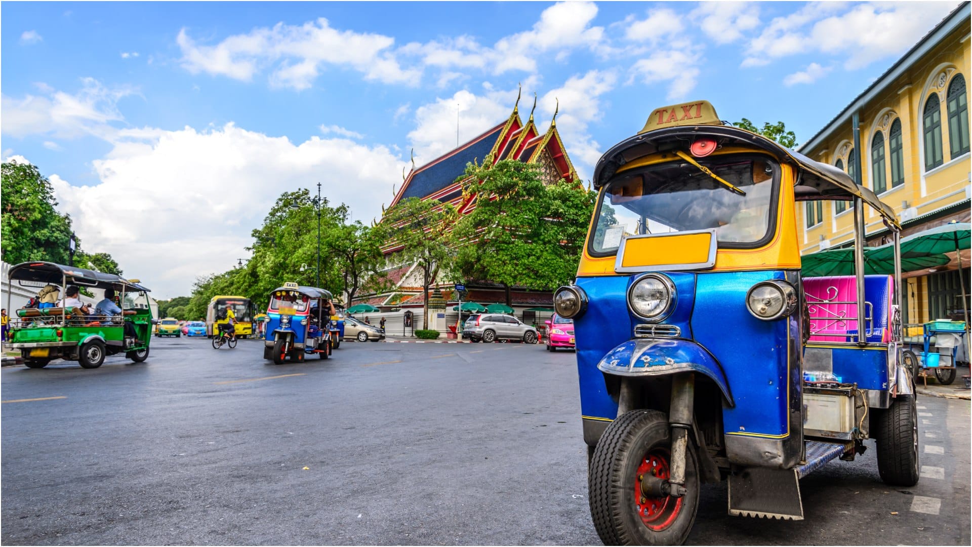 Reasons Why Boys Like To Go Bangkok Trip Thailand famous for bachelors in hindi
