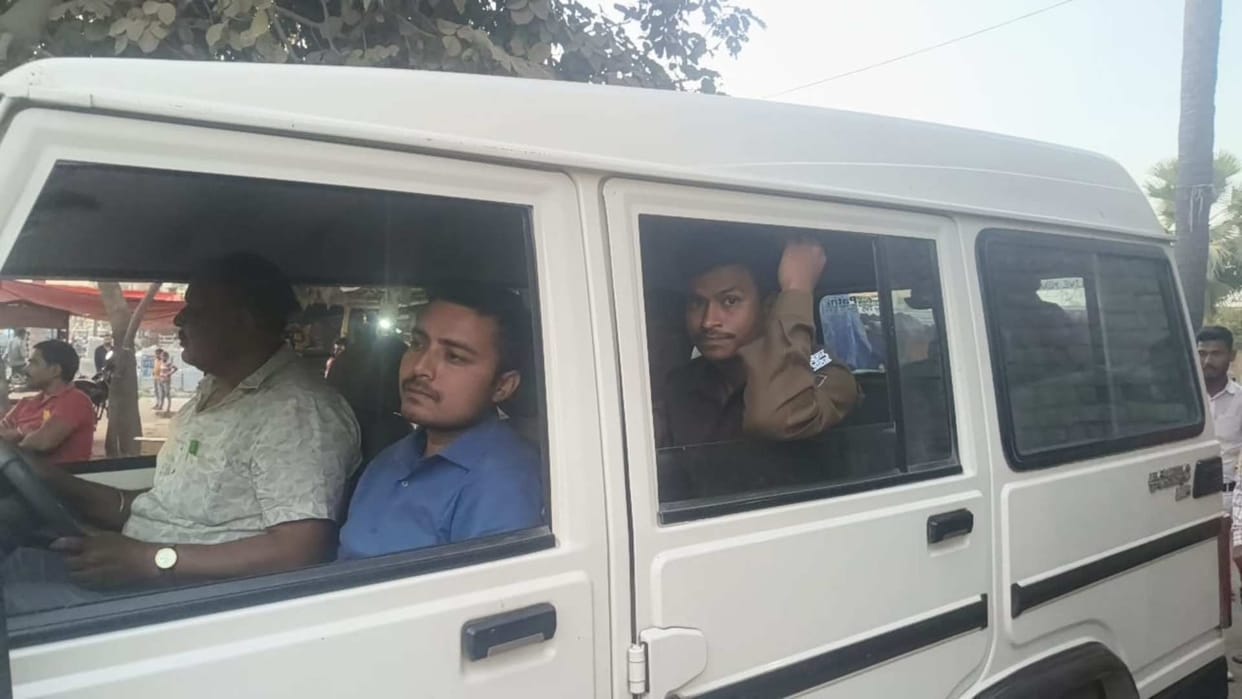 Bihar News : Vigilance team arrested Panchayat Rojgar Sevak taking bribe gaya bihar police