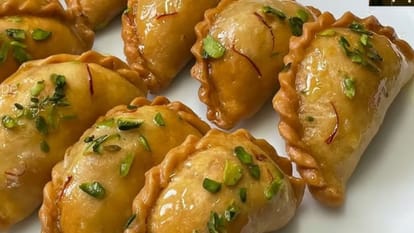 Demand for homemade papad in the market, rate increased by ten percent, demand for potato chips is high
