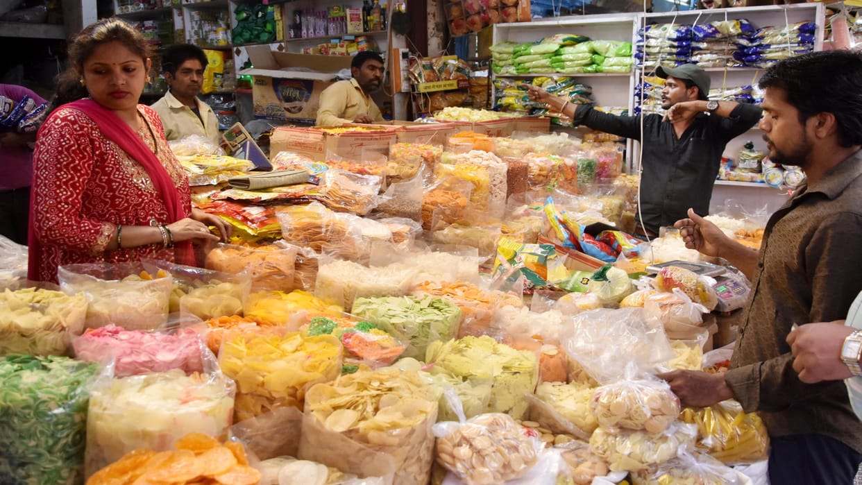 Demand for homemade papad in the market, rate increased by ten percent, demand for potato chips is high
