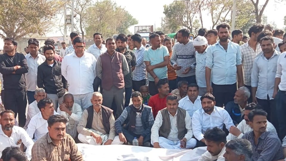 young man died accident three months after his marriage, villagers blocked road by placing his body