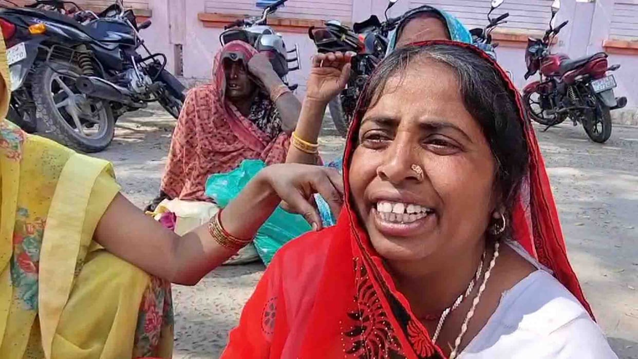 Kannauj: Teenage girl who went to dig soil died due to collapse of mound
