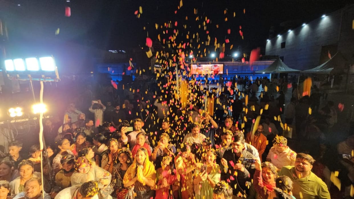 Holi Rasiyars of Braj and Barsana celebrated at Vishwanath Dham Mathura flowers gulal wedding
