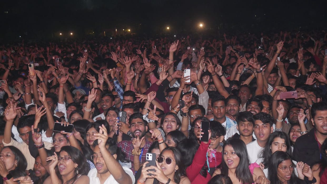 Kashi Yatra in IIT BHU 1800 tech-savvy will get to hear graffiti expert Dr. Toy and German sitar player Seppe