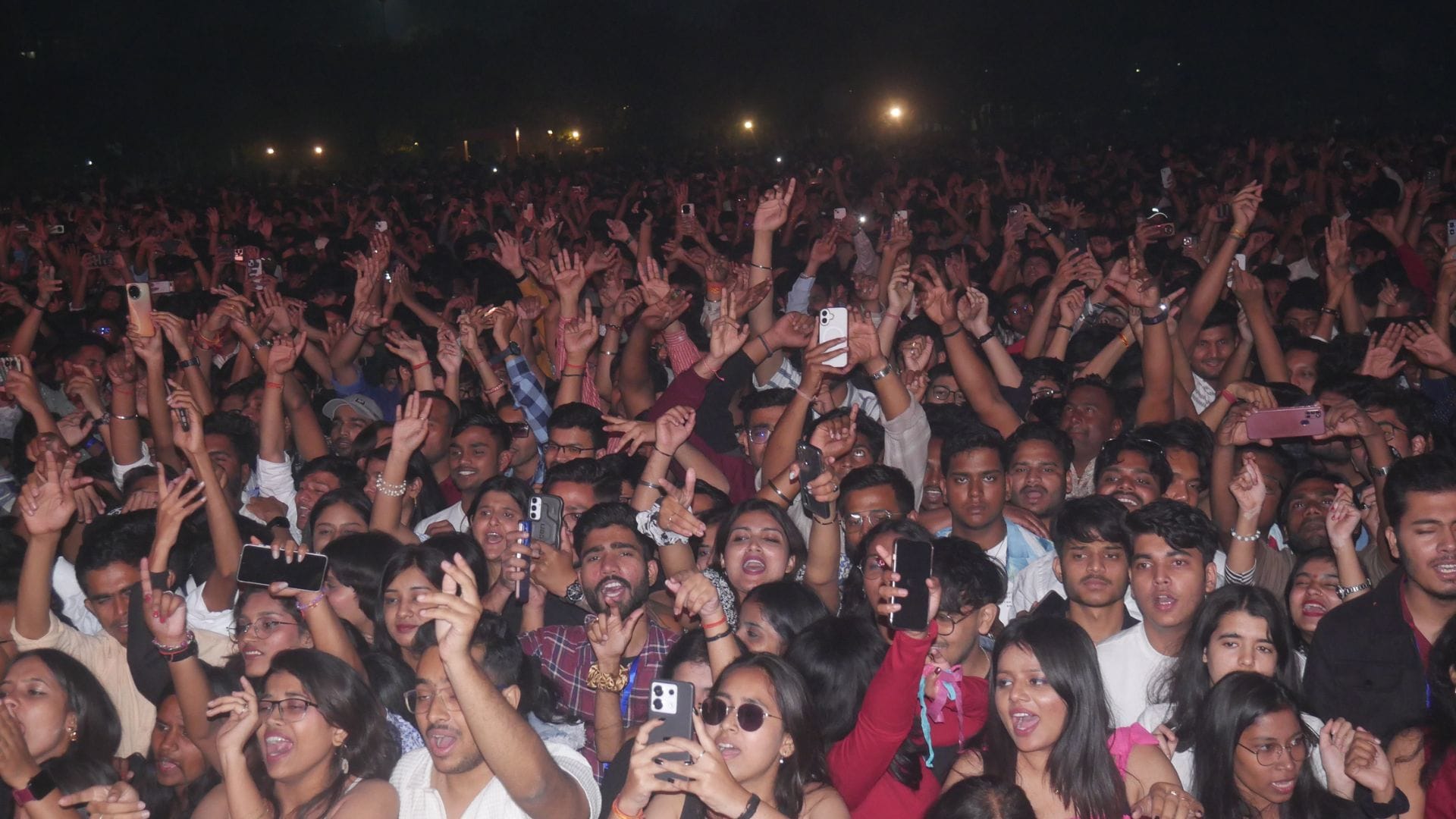 Bollywood singer Jubin Nautiyal song in Kashiyatra Pronite at IIT BHU
