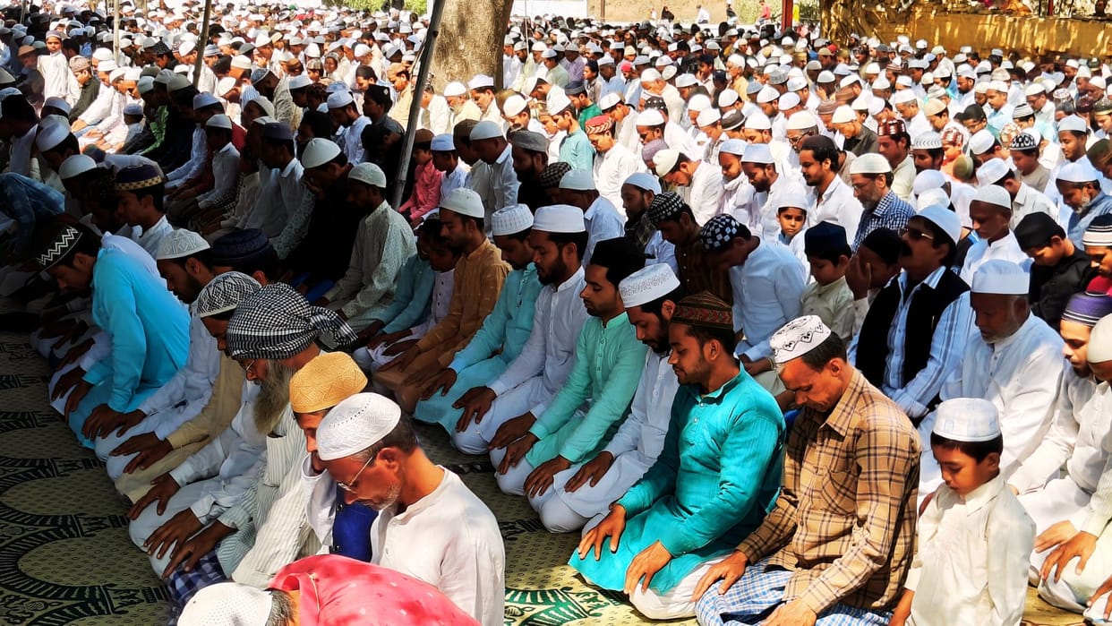 Ramadan 2025 ninth fast markets full of life and Iftar is offered
