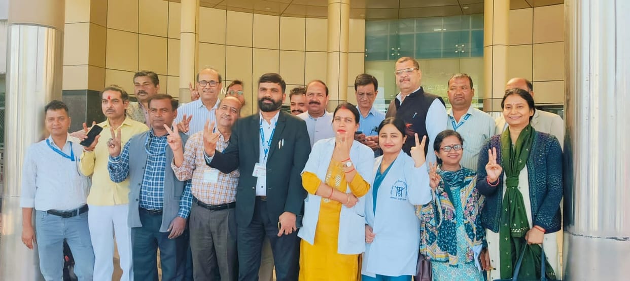 SGPGI: Dharmesh Kumar became the President of PGI Employees Welfare Association and Seema Shukla became the Ge