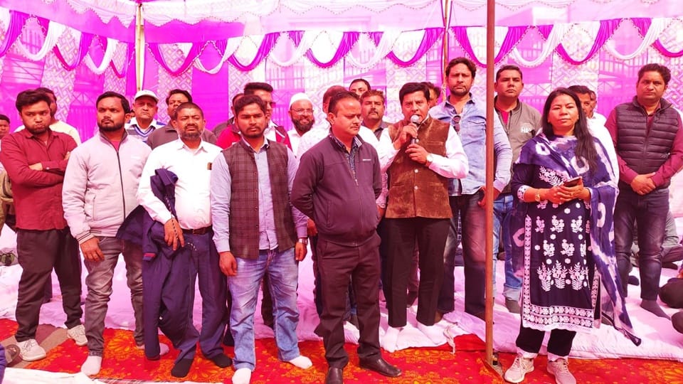 Moradabad: Bulldozer will not run on tin shed for now, strike ends in Mandi