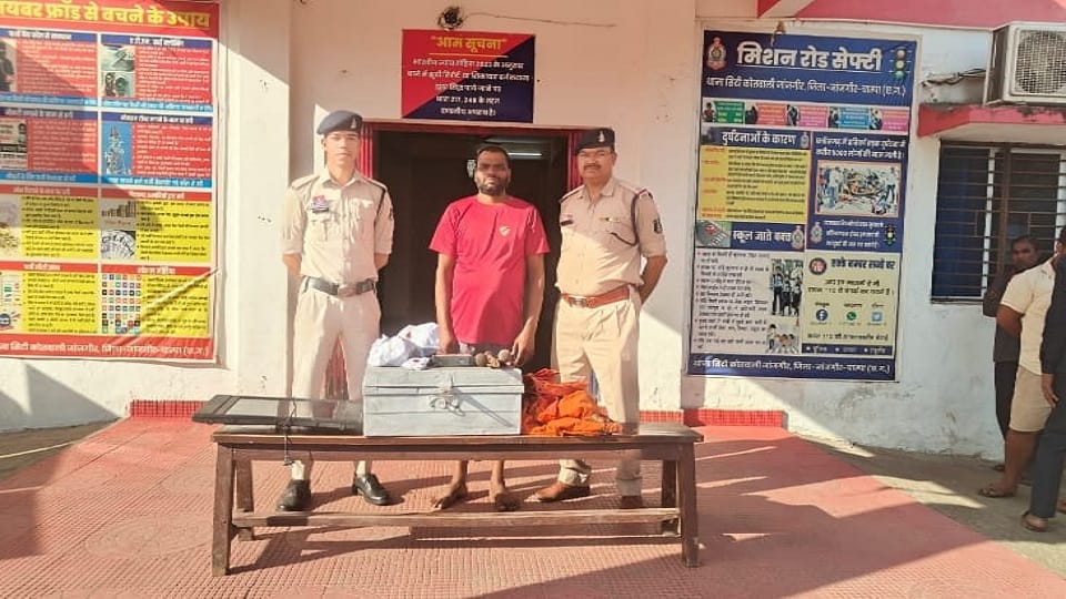 Rs 1.91 lakh stolen from Mauli Dai temple thief arrested within three hours jewelry also stolen in Janjgir Ch