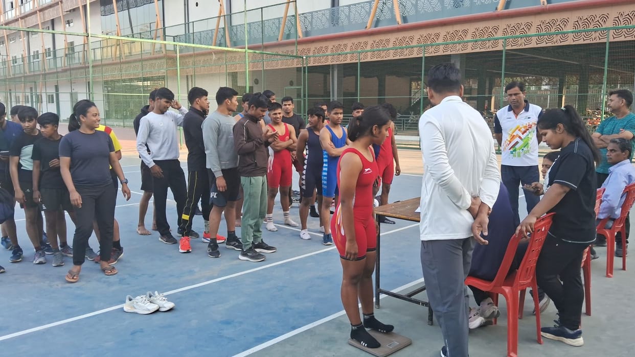 Bhule Bisare Khel wrestling competition in Sampurnanand Sanskrit University