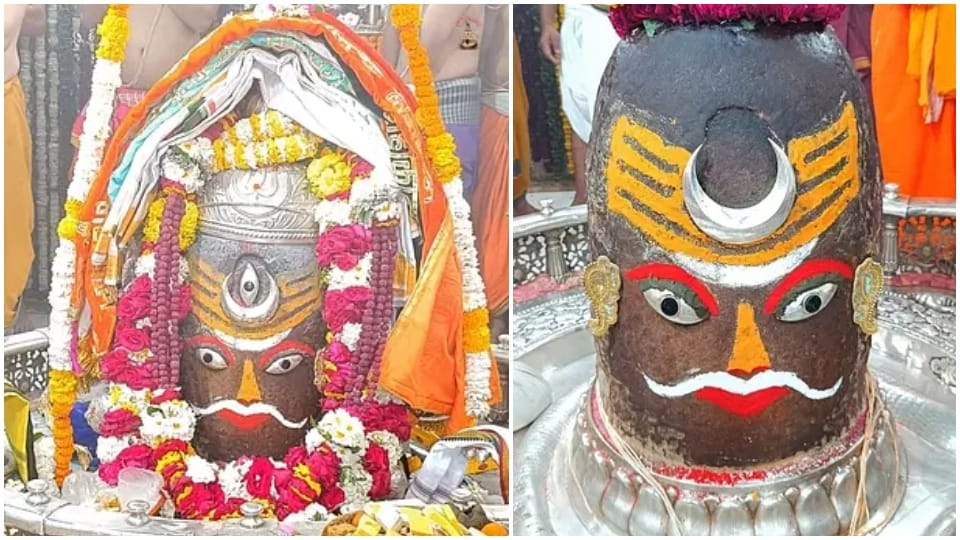 Baba Mahakal gave darshan in the trinetra form during Bhasma Aarti decoration