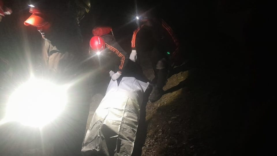 Road Accident in Rudraprayag scooty fell into 100 meter deep ditch; three youths died