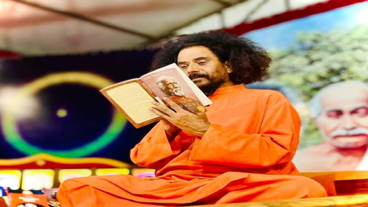 Yogi Satyam said: Yogananda is the leading messenger who spread the ancient Indian knowledge in the world