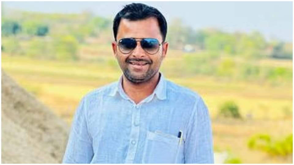 Bhusa Sangh president shot in Ashoknagar Licensed gun found near the shop