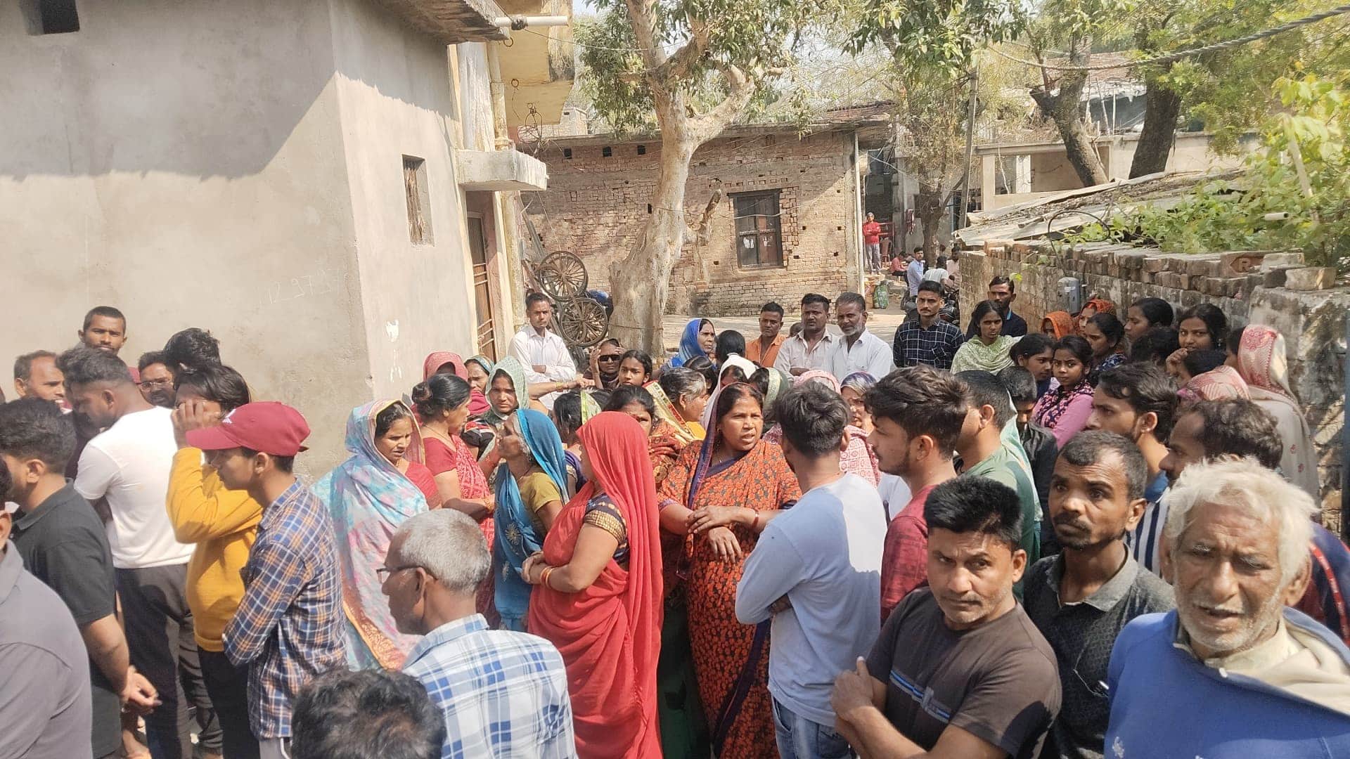 A Couple died on their first night in Murawan tola in Ayodhya.
