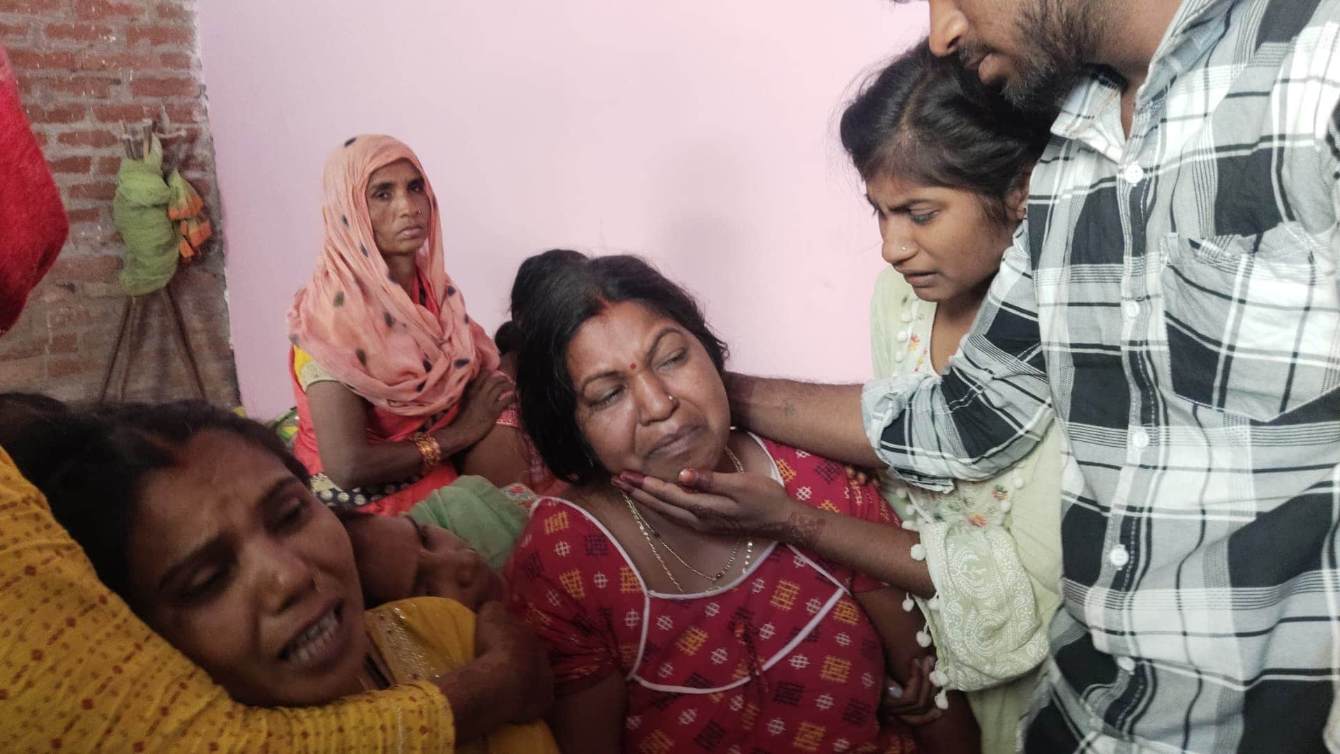 A Couple died on their first night in Murawan tola in Ayodhya.