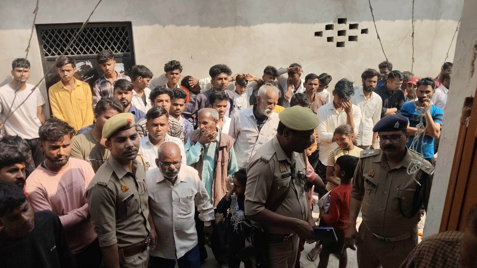 A Couple died on their first night in Murawan tola in Ayodhya.