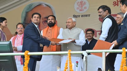 Bihar: CM Nitish Kumar distributed appointment letters to 51389 newly appointed teachers, BPSC teachers