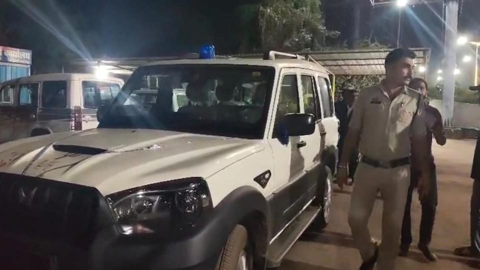 two Youths arrested for harassing girls by posing as fake policeman