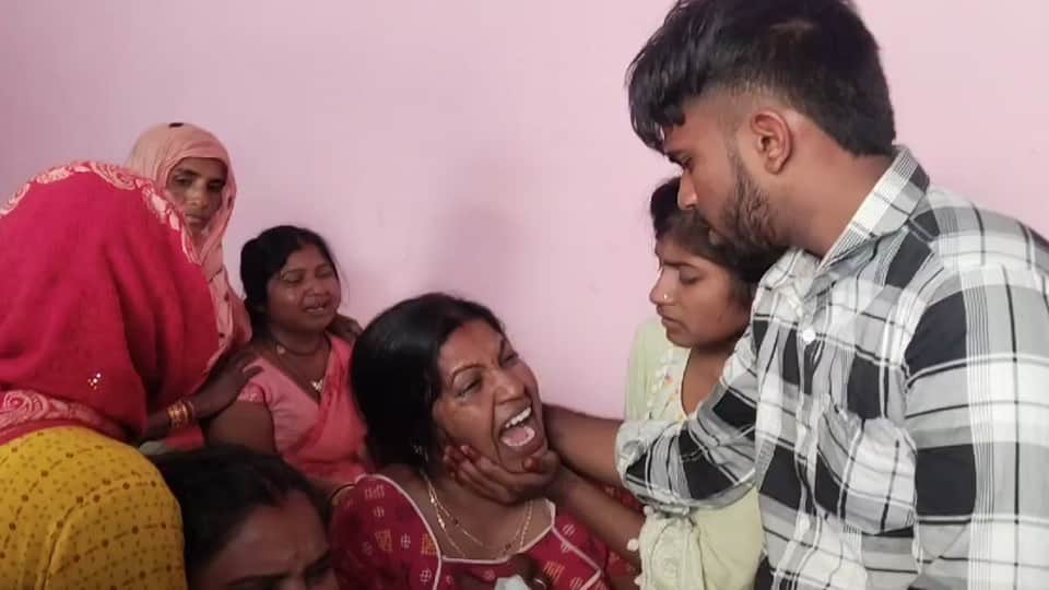 Husband and wife dead body found on the morning of Suhaagraat in ayodhya