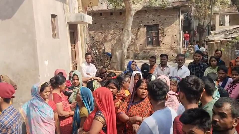 Husband and wife dead body found on the morning of Suhaagraat in ayodhya