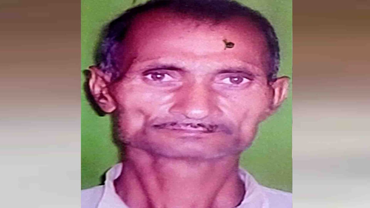 Fatehpur: Truck carrying overloaded gravel ran over farmer in front of outpost, death