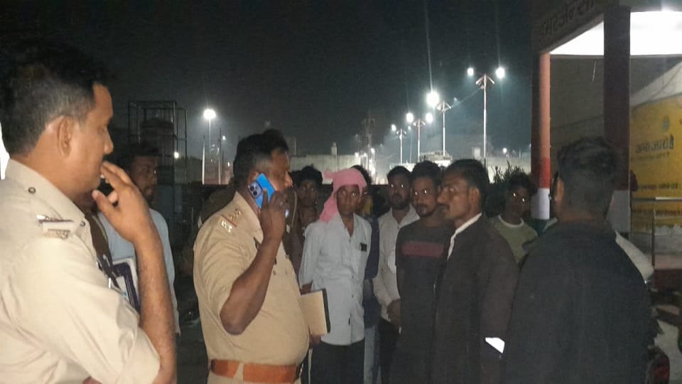 Two brothers died in a collision between two bikes two injured in shahjahanpur
