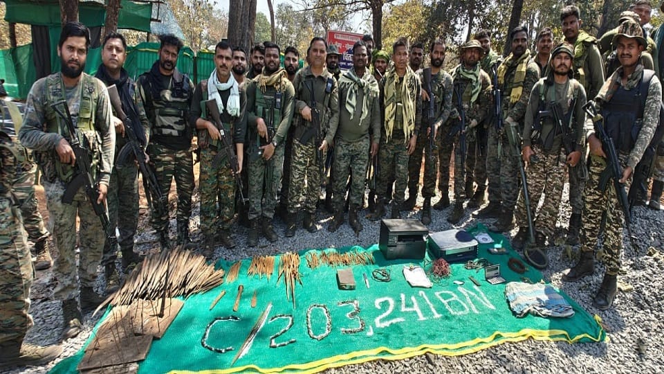 Soldiers who went out in search of Naxalites found a large amount of Naxalite material in Jagdalpur