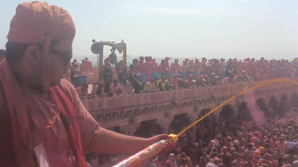 Lathmar Holi organized in Nandgaon in Mathura