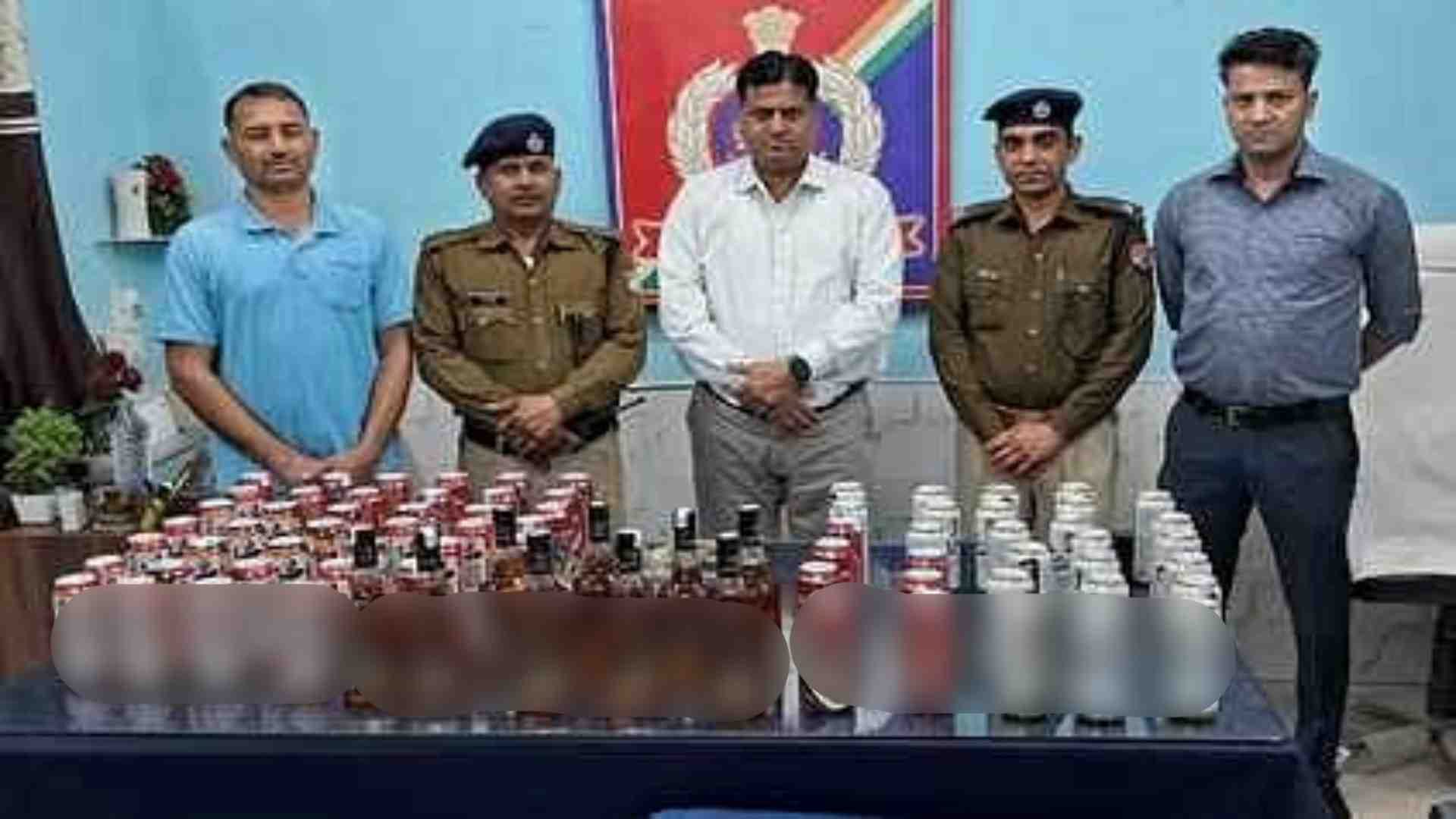 रेलवे सुरक्षाबल ने पकड़ी अवैध शराब।