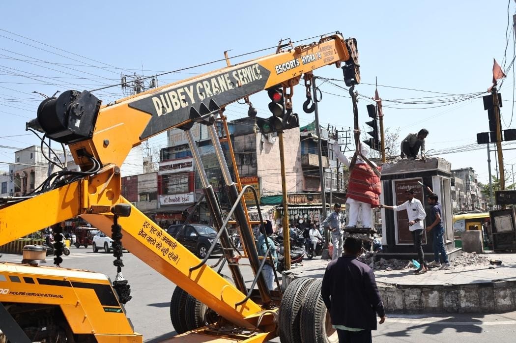 Indore: Statue of labor leader Ram Singh Bhai removed from Indore's intersection after 22 years, road will als