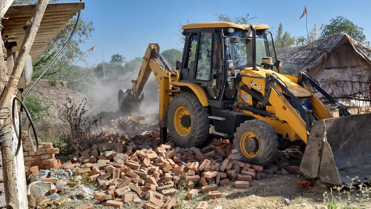 The administration's bulldozer again ran on the houses of those accused of cow slaughter