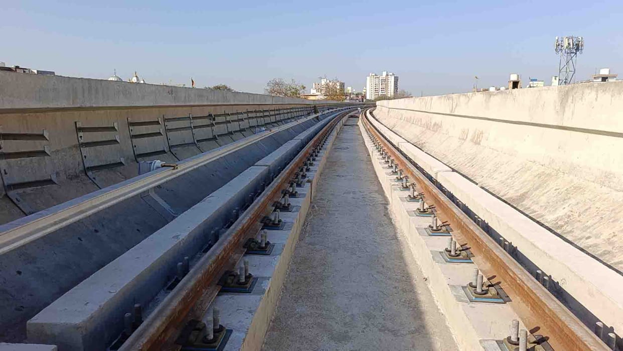 Kanpur: Work on third rail starts in Baradevi-Naubasta elevated section
