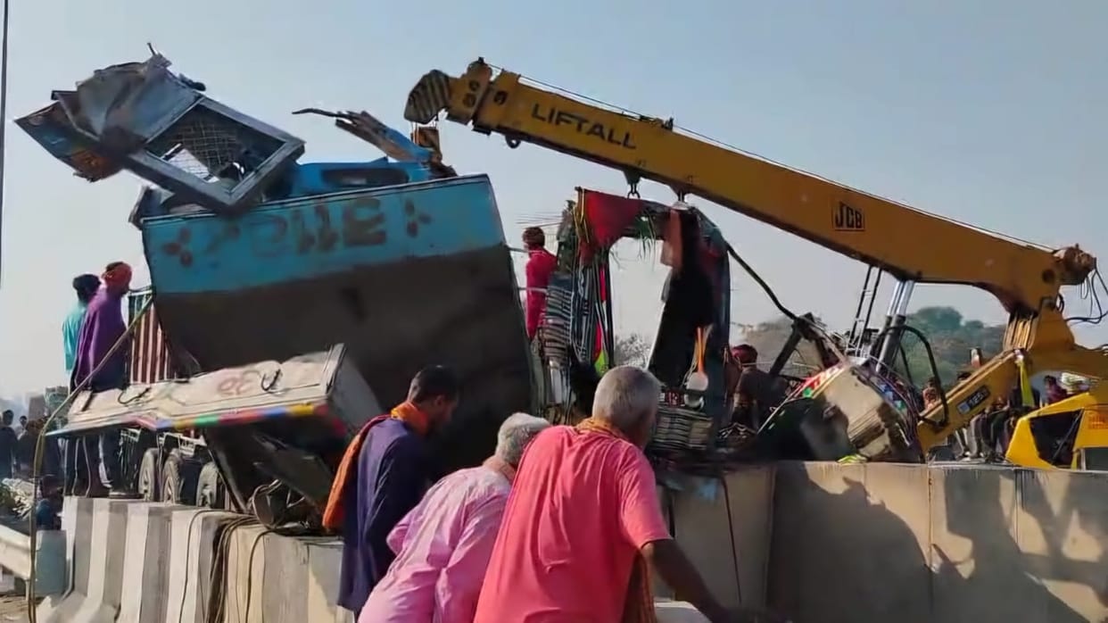 Two killed as iron rod loaded truck collides with bridge divider