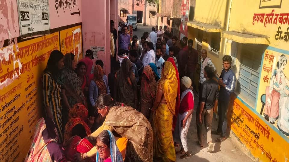 Mother and two sons died due to electric shock in Jhansi Bangra