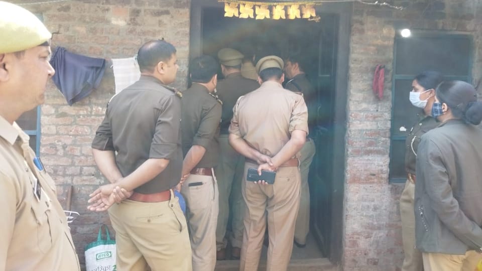 Lover and girlfriend murdered in Baraut of Baghpat father told police I have killed my daughter and her friend