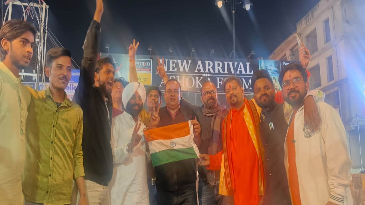 Bareilly people celebrated after Team India won ICC Champions Trophy