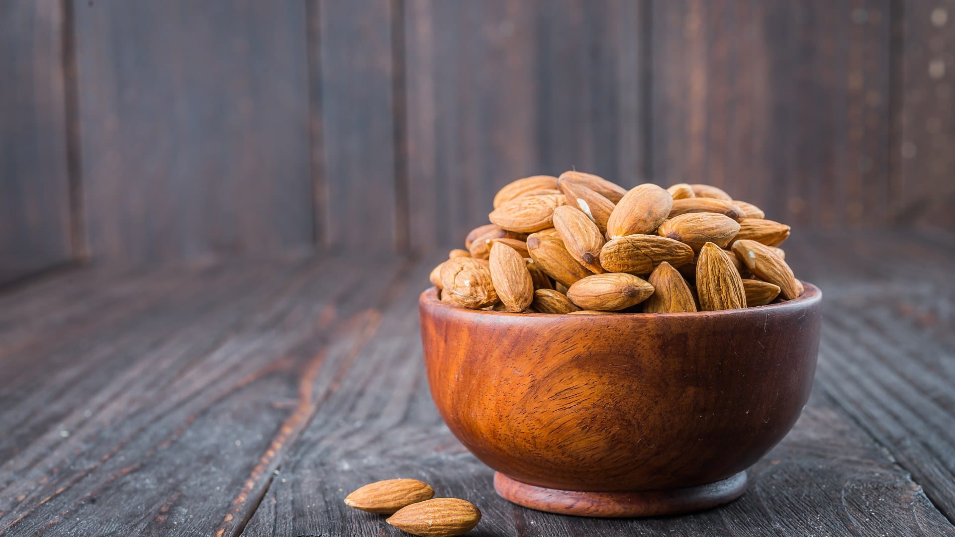 Which Dry Fruits Can Cause Problems When Overeaten jyada dry fruits khane se kya hota hai