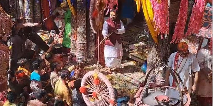 Holi of Bankebihari temple gulal flying in air shower of colors you too will dance