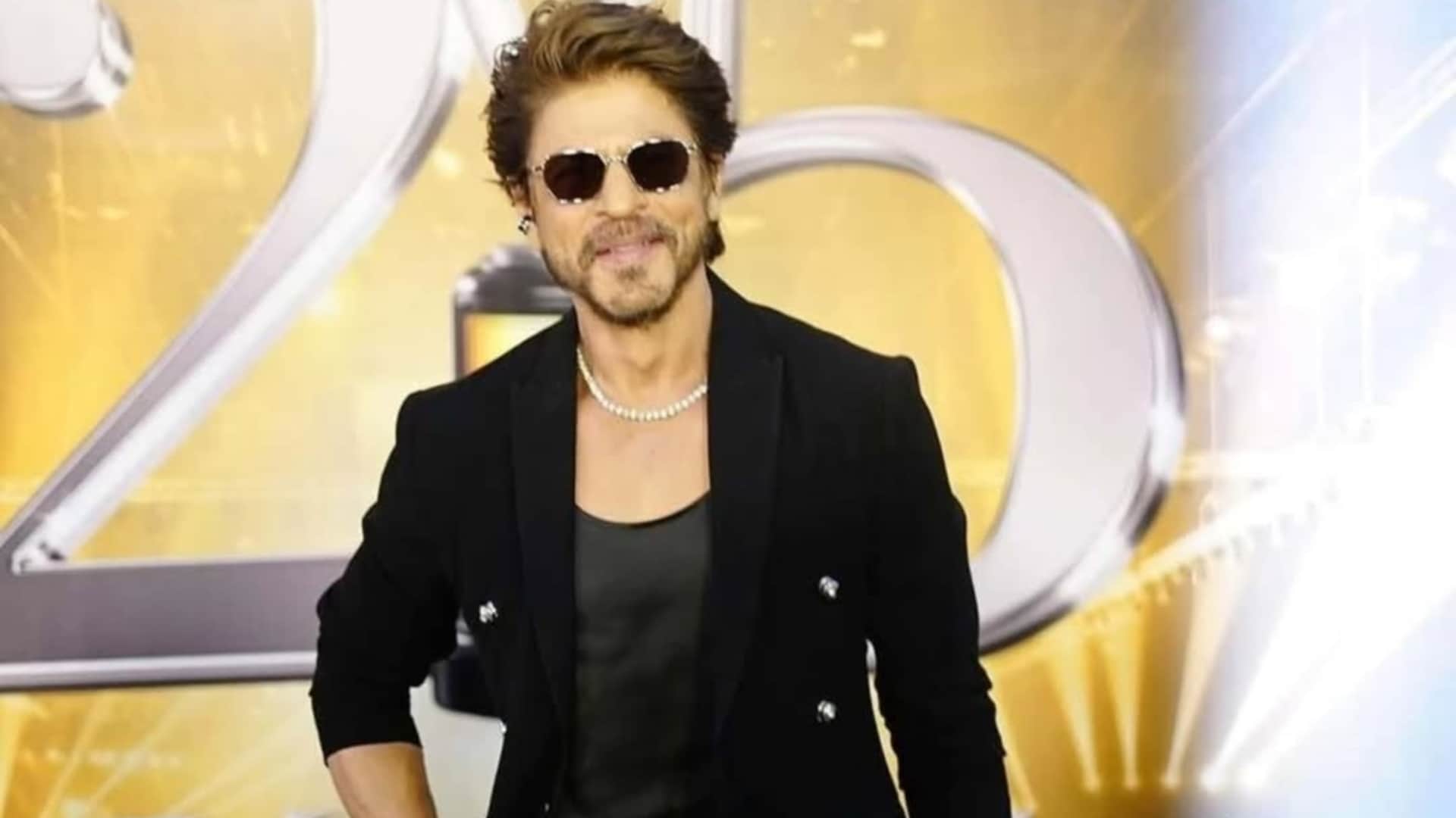Shah Rukh Khan IIFA designed a luxurious Suite for SRK in jaipur Lavish Bed To photos Of King Wife Gauri AbRam